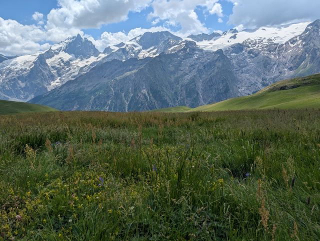 La Meije (3984 m), nest høyeste fjellet i Ecrins massivet